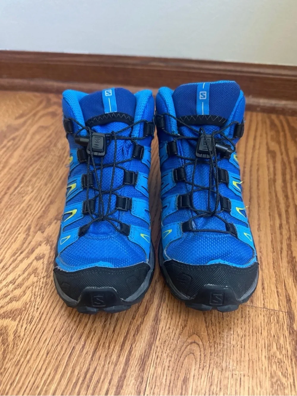 Salomon Hiking Shoes Kids Size 2 X-Ultra GTX